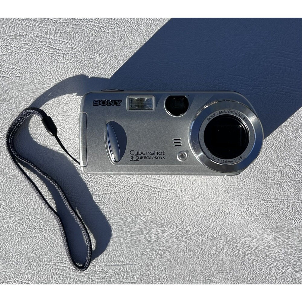 Sony Cyber-Shot 3.2 Mega Pixels DSC-P32 Camera
